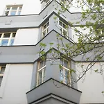 Comfortable Zizkov Apt For 6 Pax Easybnb